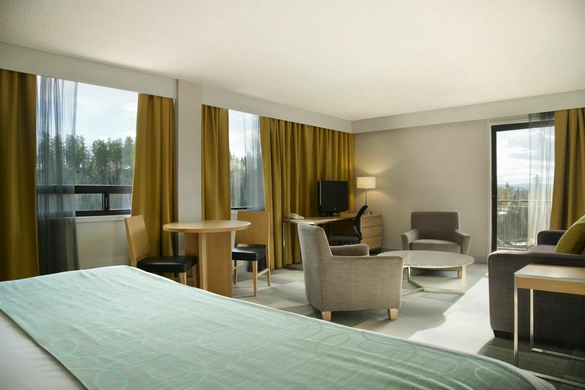 Coast Prince George Hotel By Apa Exterior foto